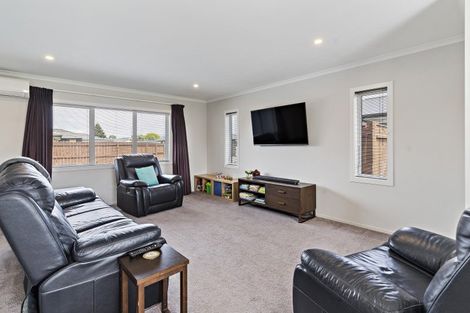Photo of property in 12 Austin Reid Avenue, Carterton, 5713