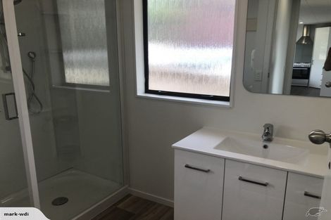 Photo of property in 15 Wakeling Avenue, Te Atatu South, Auckland, 0610