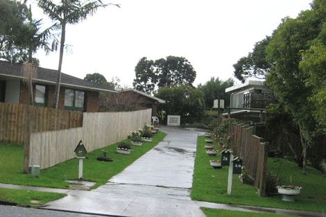 Photo of property in 24 Kurnell Drive, Botany Downs, Auckland, 2010