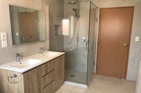 Photo of property in 3/2 East Coast Road, Milford, Auckland, 0620