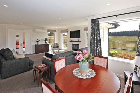 Photo of property in 27 Avoca Drive, Waiareka Junction, Oamaru, 9401