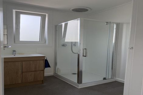 Photo of property in 40 Rambler Crescent, Beach Haven, Auckland, 0626