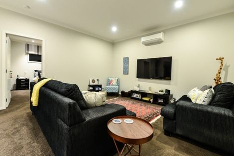 Photo of property in 16 Platina Place, Flagstaff, Hamilton, 3210