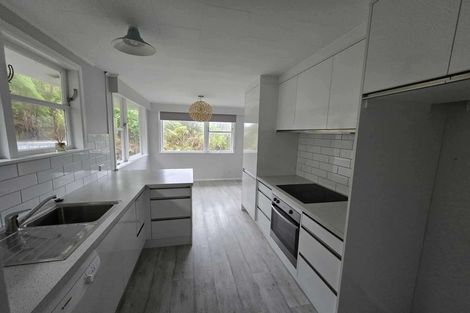 Photo of property in 6 Wyndham Road, Pinehaven, Upper Hutt, 5019