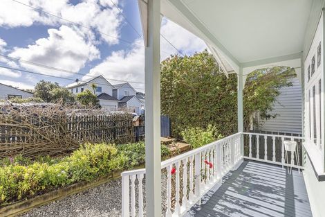 Photo of property in 39 Dee Street, Island Bay, Wellington, 6023