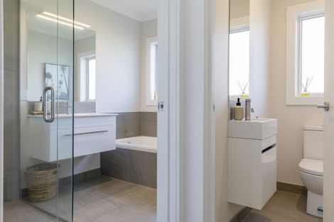 Photo of property in 7 Lochinvar Lane, Acacia Bay, Taupo, 3385