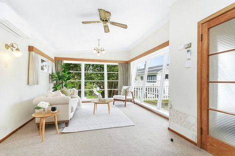 Photo of property in 13 Bell Street, Tawa, Wellington, 5028