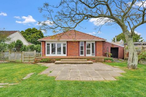 Photo of property in 59 Weston Avenue, Roslyn, Palmerston North, 4414