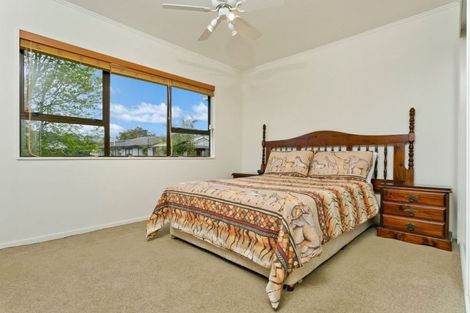 Photo of property in 1/17 Tetrarch Place, Totara Vale, Auckland, 0629