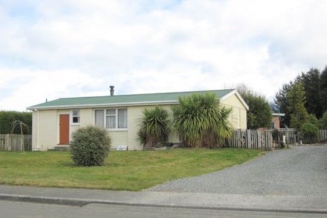 Photo of property in 8 Henry Street, Te Anau, 9600