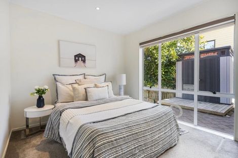Photo of property in 16 Whitford Road, Howick, Auckland, 2014
