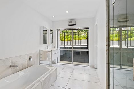 Photo of property in 28 Mount Pleasant Road, Mount Pleasant, Christchurch, 8081