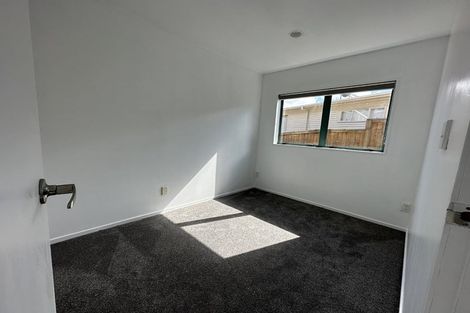 Photo of property in 7a Clematis Avenue, Murrays Bay, Auckland, 0630