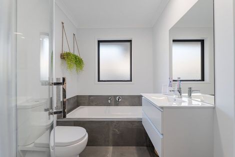 Photo of property in 29 Pakanga Grove, Pyes Pa, Tauranga, 3112