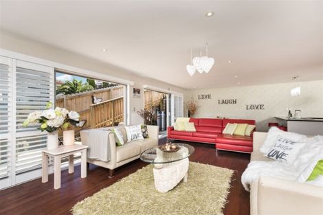 Photo of property in 6 Brownlee Place, Pukekohe, 2120