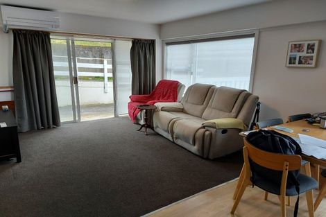 Photo of property in 8/32 Akaroa Drive, Maupuia, Wellington, 6022