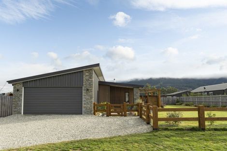 Photo of property in 13 Sentinel Drive, Lake Hawea, Wanaka, 9382