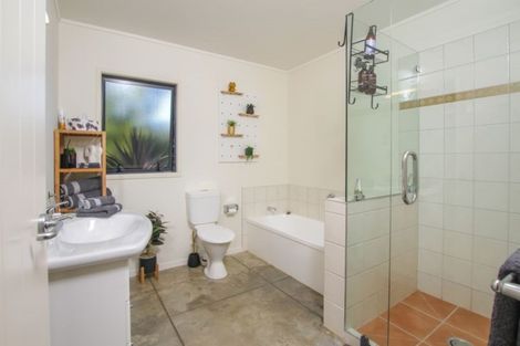 Photo of property in 106 Waimate North Road, Kerikeri, 0293