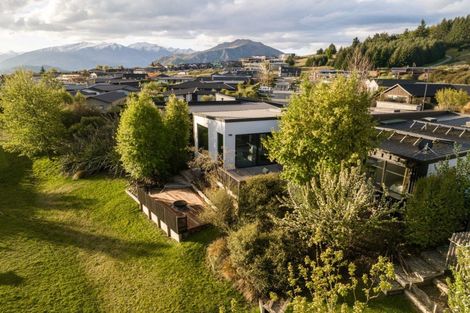 Photo of property in 9 Matipo Street, Wanaka, 9305