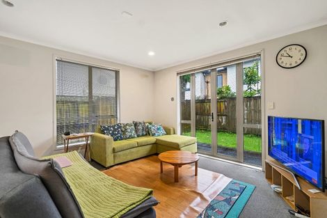 Photo of property in 18 Barnea Circle, Glen Eden, Auckland, 0602