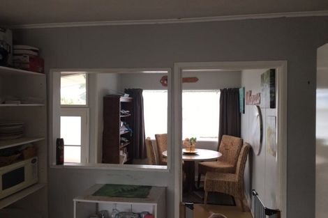 Photo of property in 18a Sylvan Crescent, Te Atatu South, Auckland, 0610