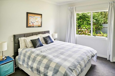 Photo of property in 10 York Street, Moera, Lower Hutt, 5010