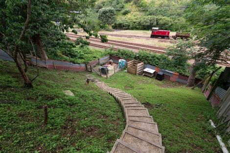 Photo of property in 56 Tilley Road, Paekakariki, 5034