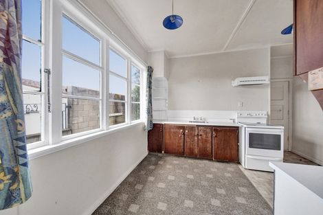 Photo of property in 12 Caledonia Street, Hawera, 4610