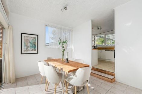 Photo of property in 12 Nor'east Drive, Northcross, Auckland, 0632