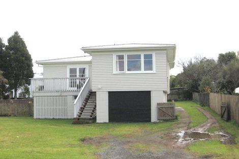 Photo of property in 3 Daphne Road, Tairua, 3508