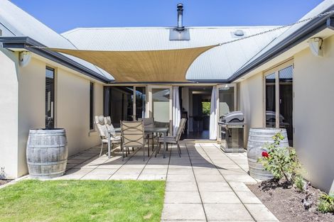 Photo of property in 22 Melford Close, Rangiora, 7400