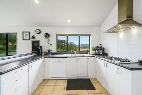 Photo of property in 41 Samwell Drive, Whitby, Porirua, 5024