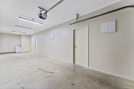 Photo of property in 4 Vincent Lane, Hobsonville, Auckland, 0616