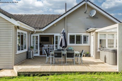 Photo of property in 3 Bell Street, Tawa, Wellington, 5028