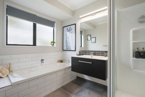 Photo of property in 11 Nolan Place, Katikati, 3129