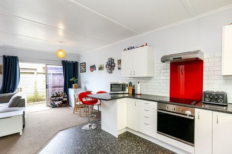 Photo of property in 48b Pitcairn Street, Oakura, 4314