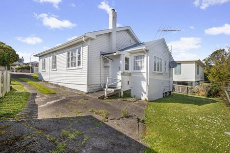 Photo of property in 2 Moorefield Road, Johnsonville, Wellington, 6037