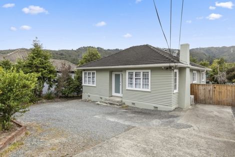 Photo of property in 5 Kopara Grove, Stokes Valley, Lower Hutt, 5019