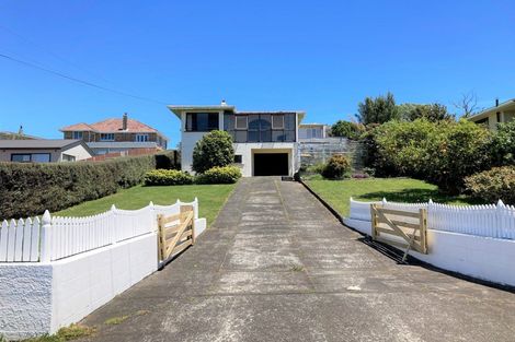 Photo of property in 75 Mould Street, Waitara, 4320