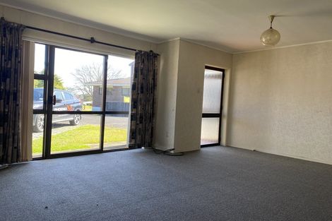 Photo of property in 1/6 Annette Avenue, Te Atatu South, Auckland, 0610