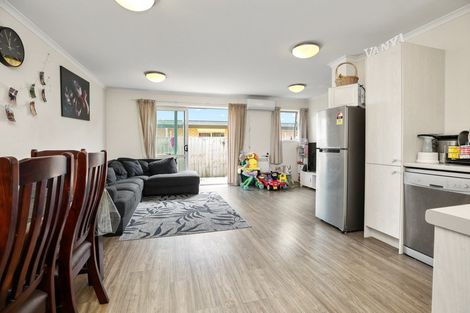 Photo of property in 71 Chiefs Court, Hamilton East, Hamilton, 3216