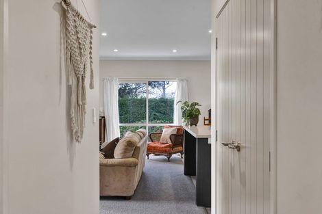 Photo of property in 8 Manatu Lane, Inglewood, 4330