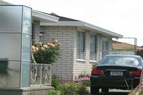 Photo of property in 2/21 Salford Avenue, Redwood, Christchurch, 8051