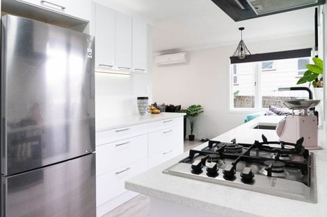 Photo of property in 1/18 Crosby Road, West Harbour, Auckland, 0618