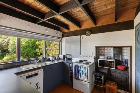 Photo of property in 54 Resolution Road, Welcome Bay, Tauranga, 3112