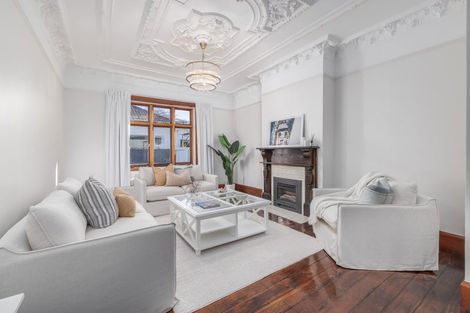 Photo of property in 354 Keyes Road, New Brighton, Christchurch, 8083
