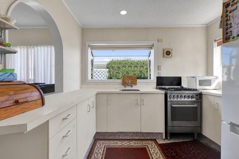 Photo of property in 30a Sackville Street, Fitzroy, New Plymouth, 4312