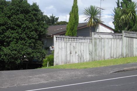 Photo of property in 13 Trias Road, Totara Vale, Auckland, 0629
