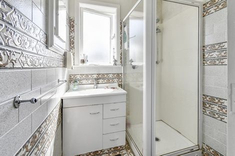 Photo of property in 1/2 Barrie Avenue, Papatoetoe, Auckland, 2025