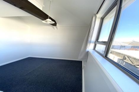 Photo of property in 126 Akaroa Drive, Maupuia, Wellington, 6022